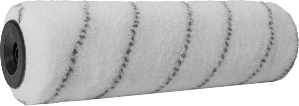 Pajarito_Dummy_Nylon Easy Line_168946_2021-11 Close-up of a cylindrical white paint roller cover with short synthetic nap. The roller displays a fuzzy, fibrous texture with faint spiral dark stitch lines running diagonally along its length and a black plastic end cap visible on the left. The cover is shown horizontally against a light background and is intended for applying paint evenly to walls and ceilings.