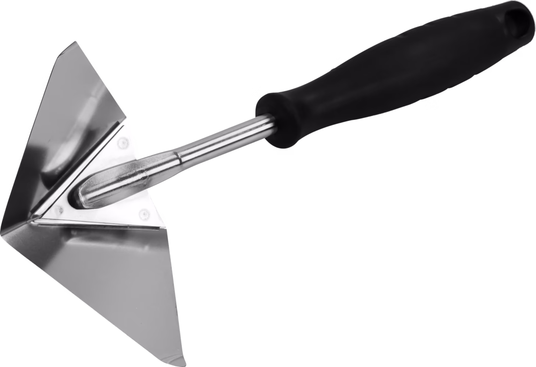 Binnenhoekspaan van roestvrij staal met een driehoekig gevouwen blad en een ergonomisch zwart rubberen handvat. Het gepolijste blad vormt een hoek van 90° om pleister of voegmiddel in binnenhoeken glad te strijken; het blad is met klinknagels aan een korte stalen steel bevestigd en het handvat heeft een ophanggat.